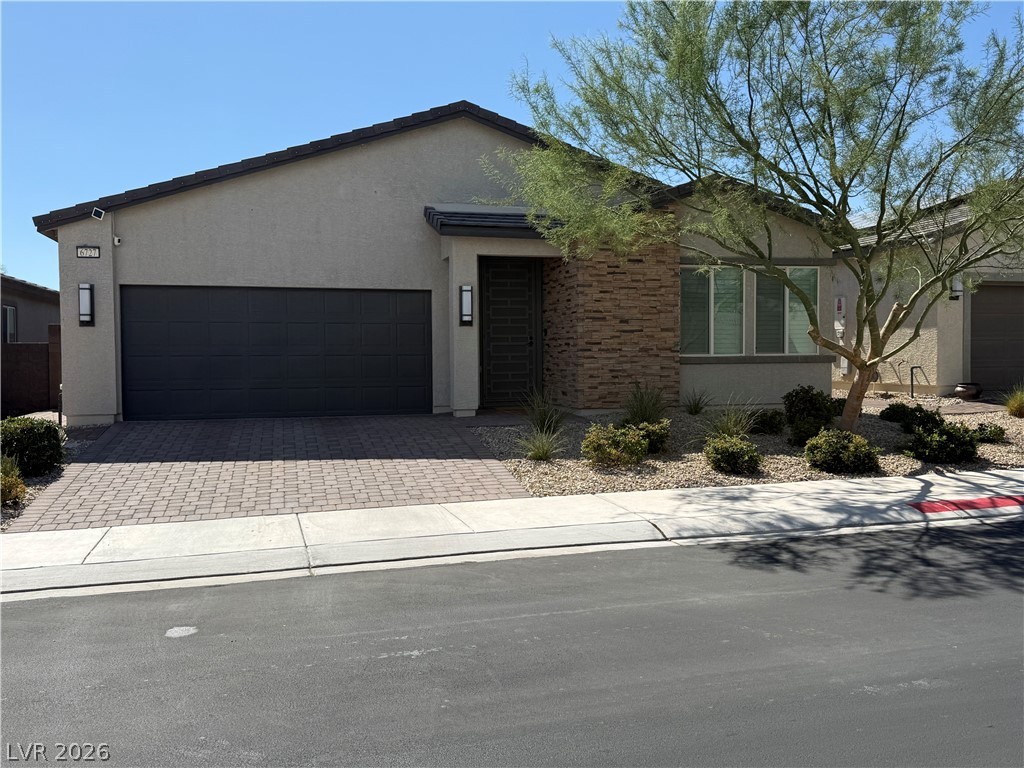 6727 Traveling Palmer Street — photo