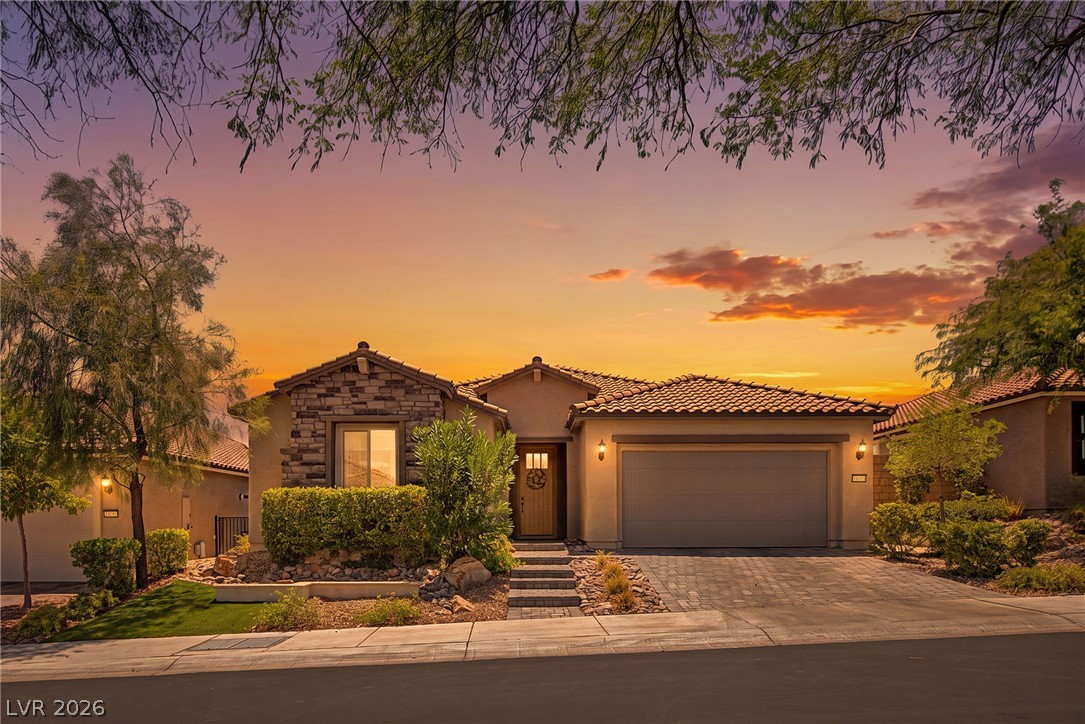10433 Skye Paseo Avenue — photo