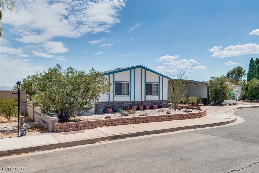 1005 Adobe Circle — photo