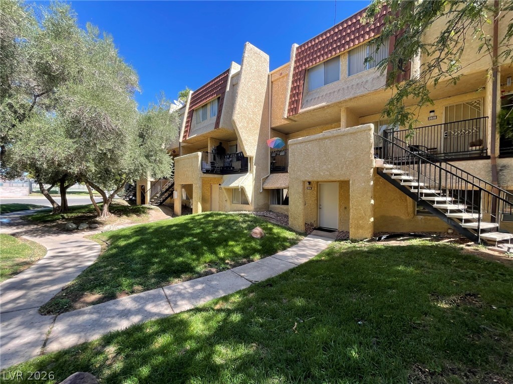 1303 Darlene Way 202a — photo