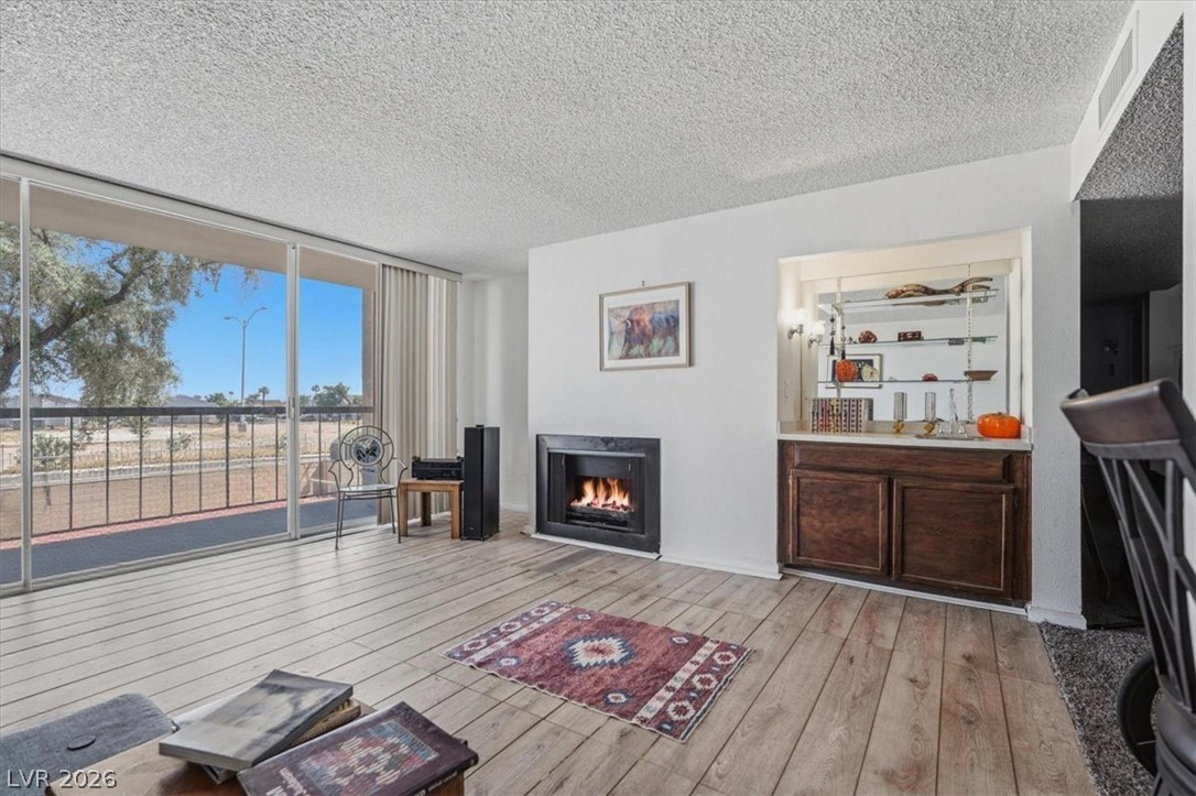 745 North Royal Crest Circle 115 — photo