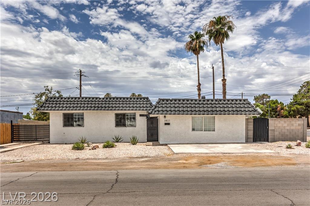 3811 Tumbleweed Avenue — photo