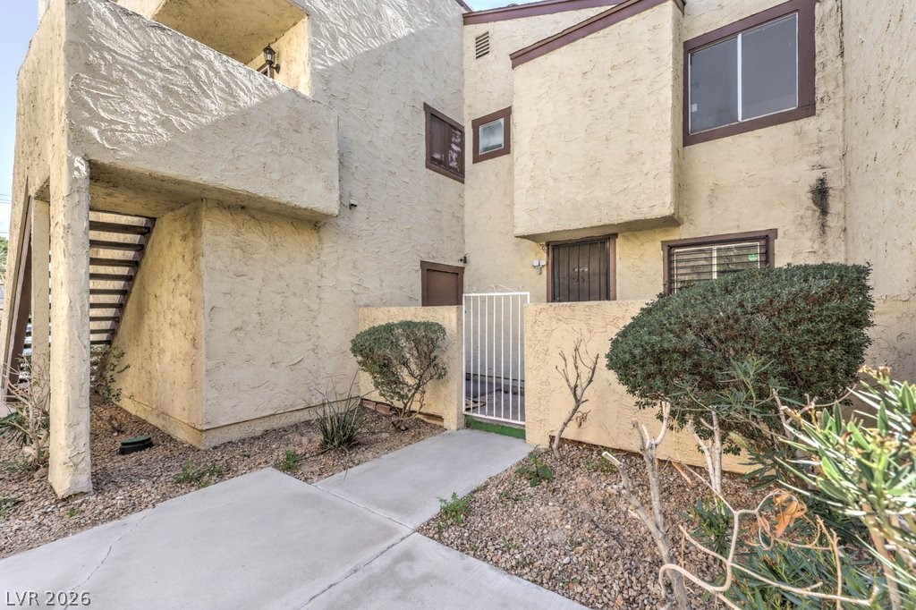 5047 Spencer Street B — photo