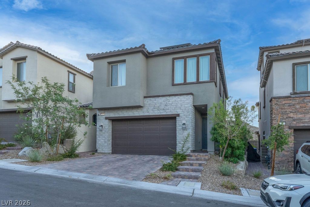 11620 Desert Hollow Avenue — photo