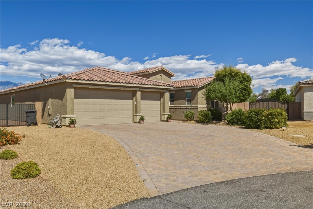 4700 Suntree Court — photo