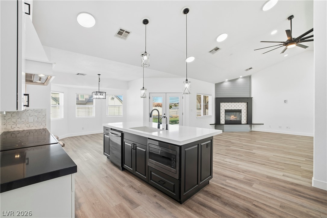 1352 Lake Valley Drive — photo