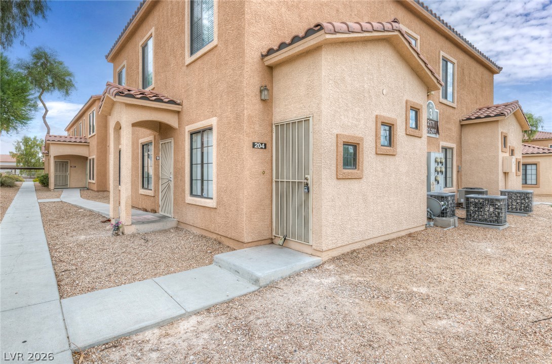 2171 Hussium Hills Street 204 — photo