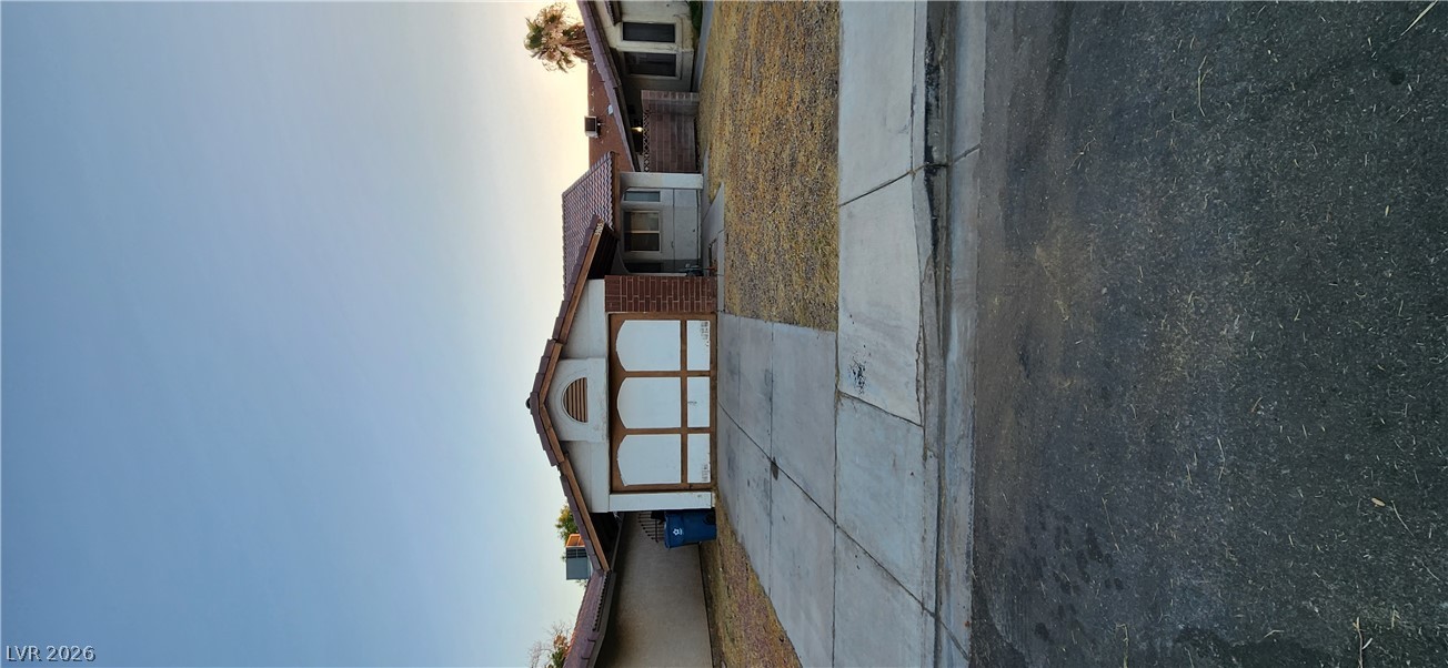 3905 Rive Gauche Street — photo