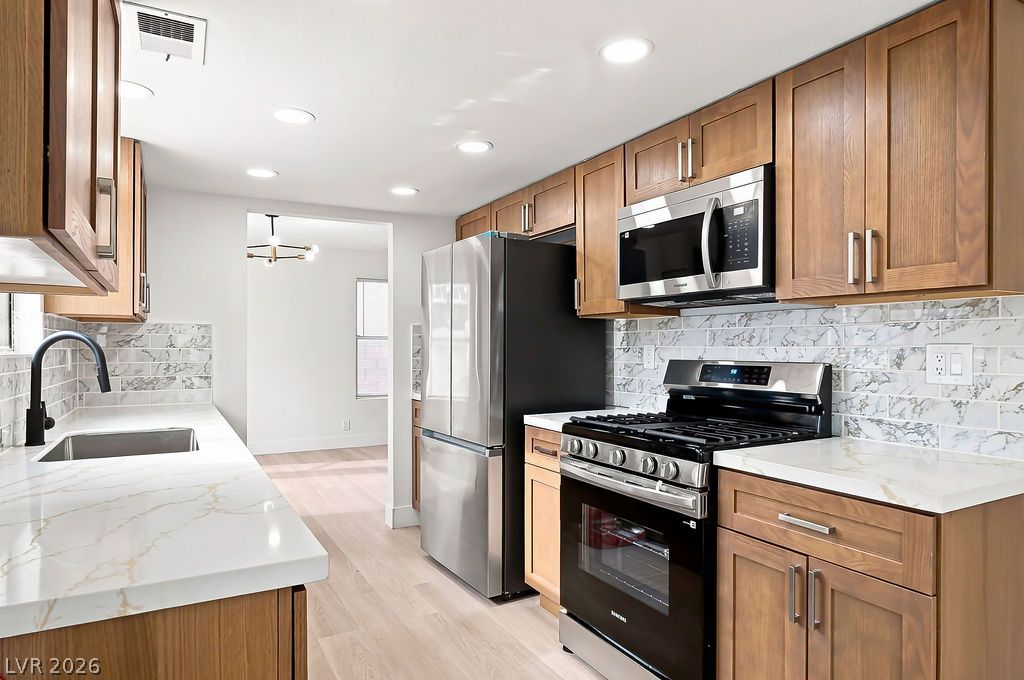 7045 Brown Derby Circle — photo