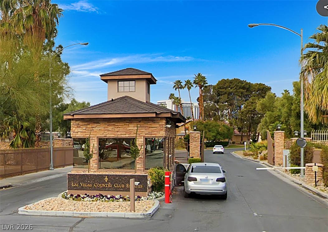 1018 Bel Air Circle — photo