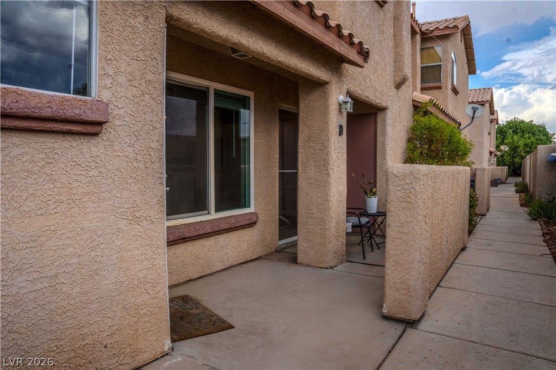 555 Roxella Lane D — photo