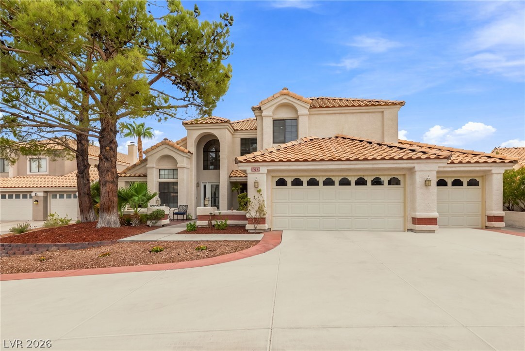 2638 Douglas Circle — photo