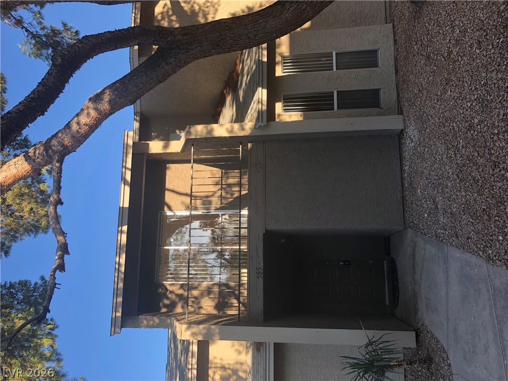 585 Sellers Place — photo