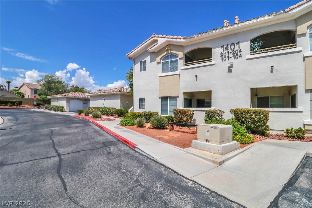 1401 Red Crest Lane 201 — photo