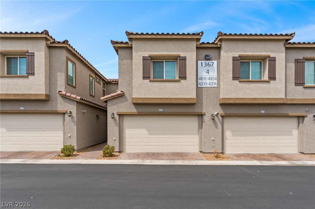 1367 Ossa Street 4103 — photo