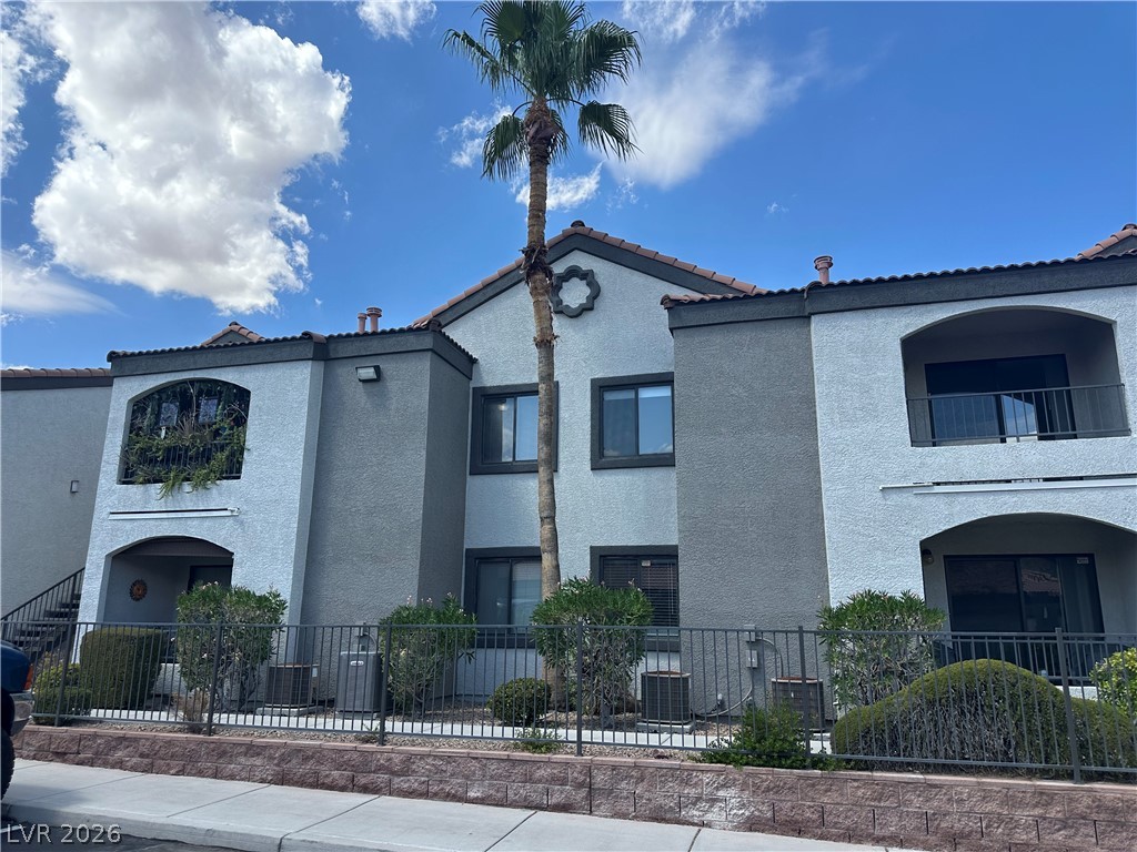 950 Seven Hills Drive 1423 — photo