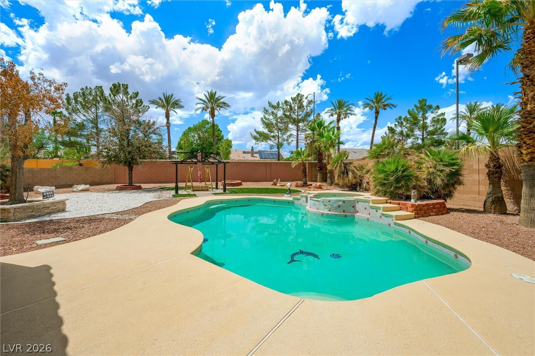 7337 Bermuda Island Street — photo