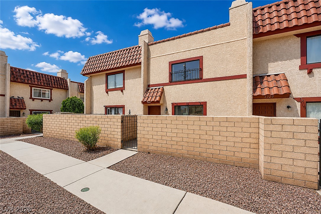 1324 Rawhide Street — photo