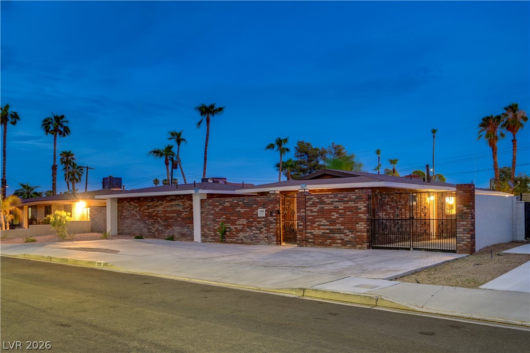 2101 Santiago Street — photo