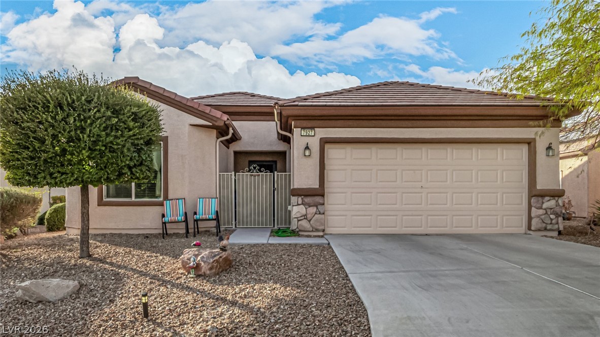 7927 Crested Starling Court — photo