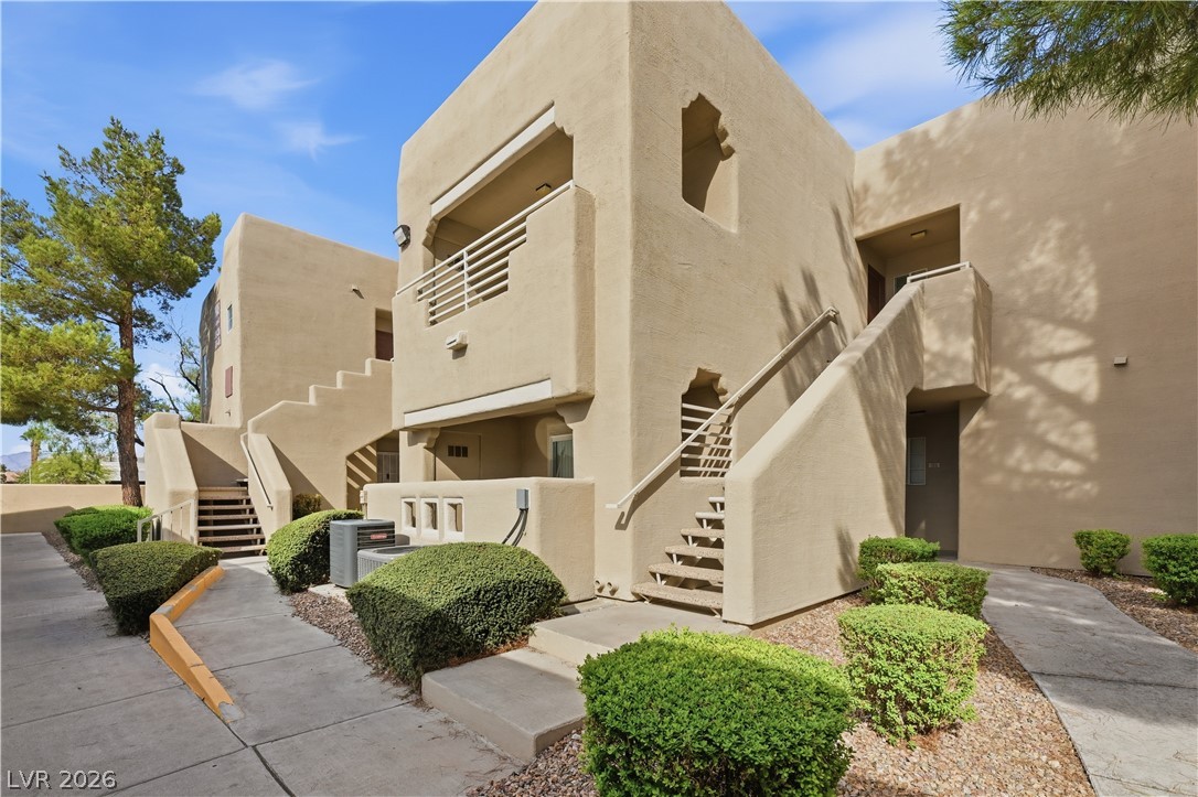 1908 Rio Canyon Court 206 — photo