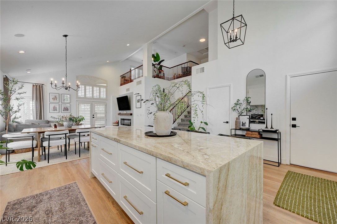 332 Jolly January Avenue — photo
