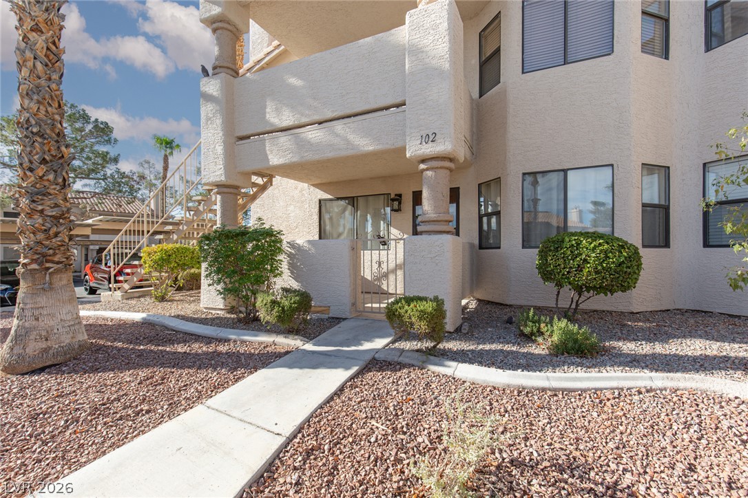 1001 Falconhead Lane 102 — photo