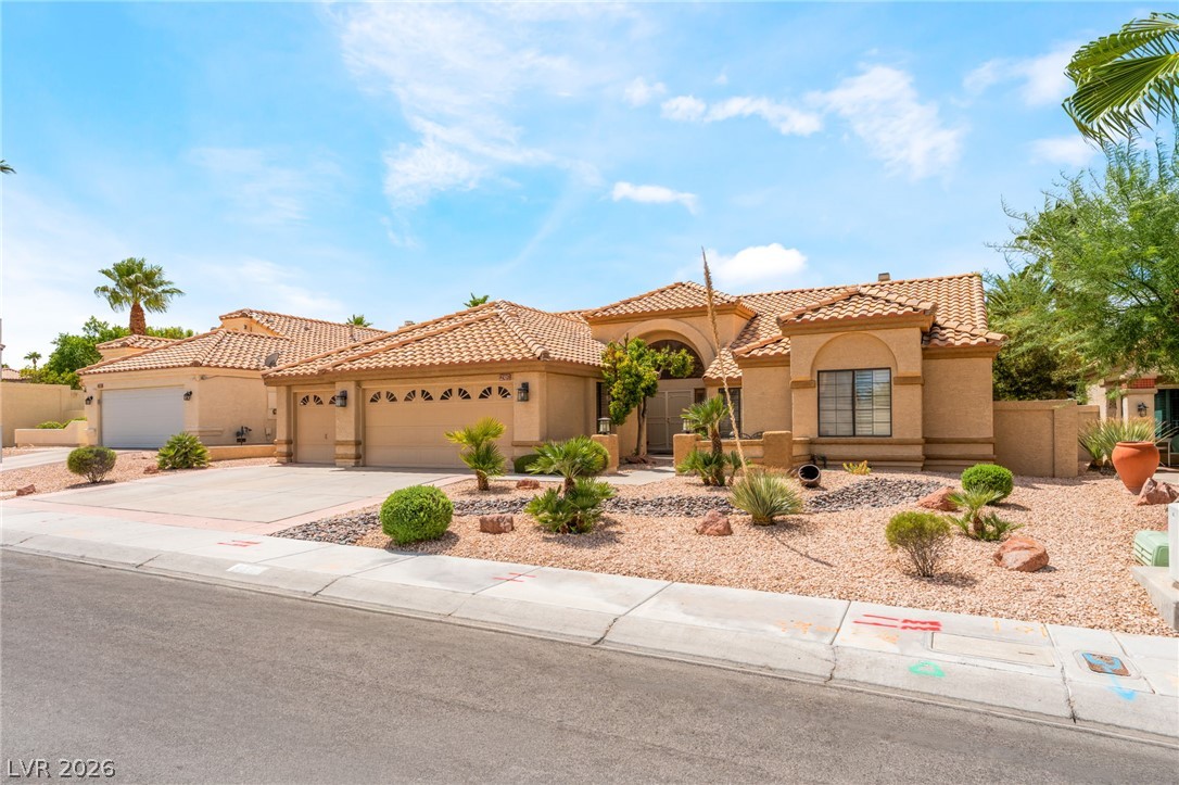 2305 Bear Valley Street — photo