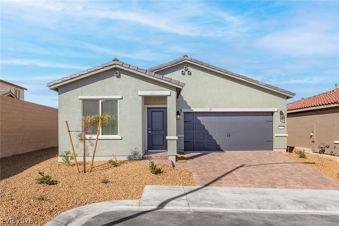 2754 Avril Point Street — photo