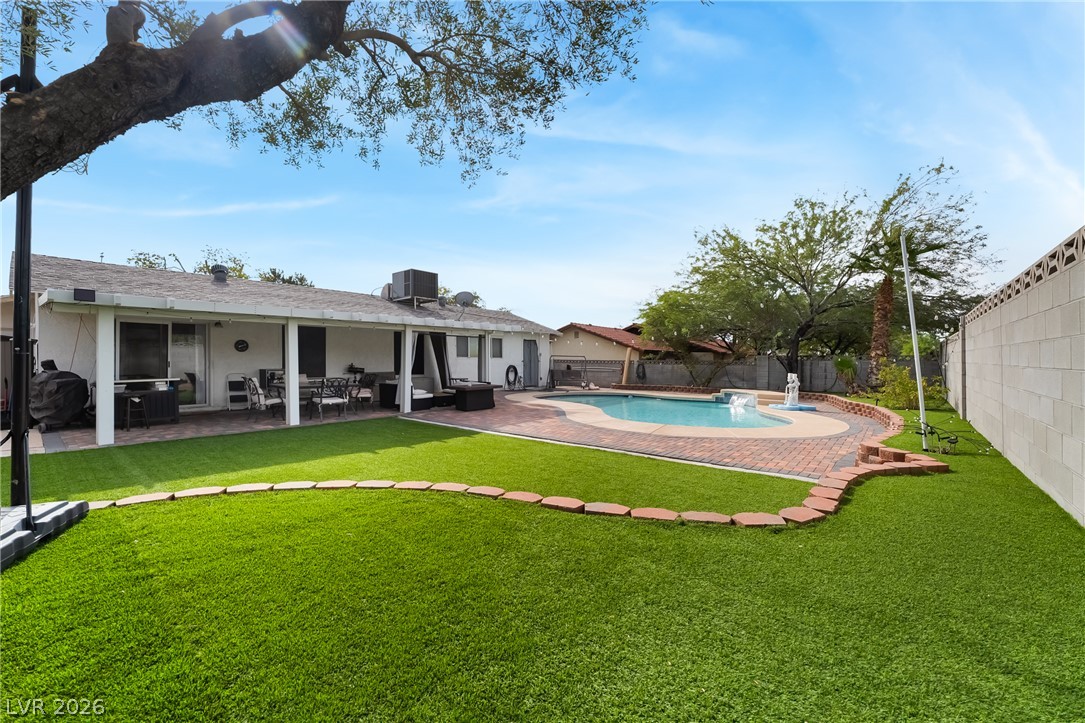 1404 Gloria Lane — photo