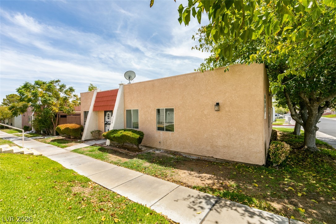 3638 Villa Knolls East Drive — photo