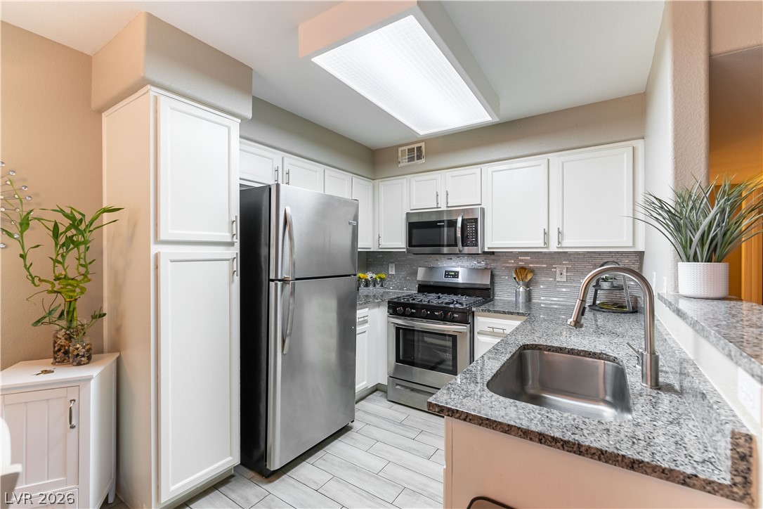 3174 Tarpon Drive 102 — photo