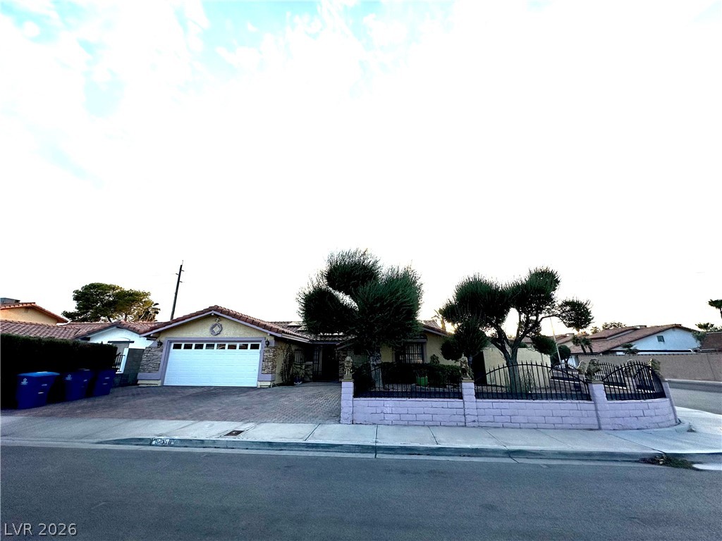 3811 Leisure Lane — photo