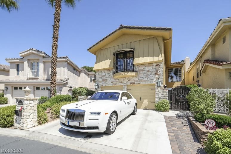 2863 Queens Courtyard Drive — photo