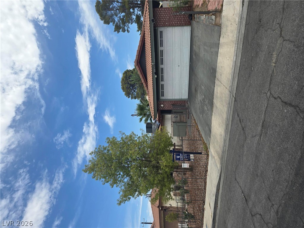 1744 Yellow Rose Street — photo