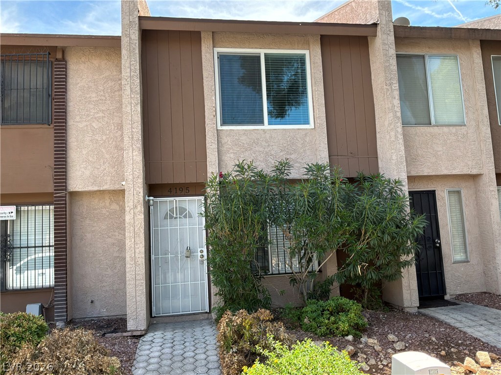4195 Mississippi Avenue — photo