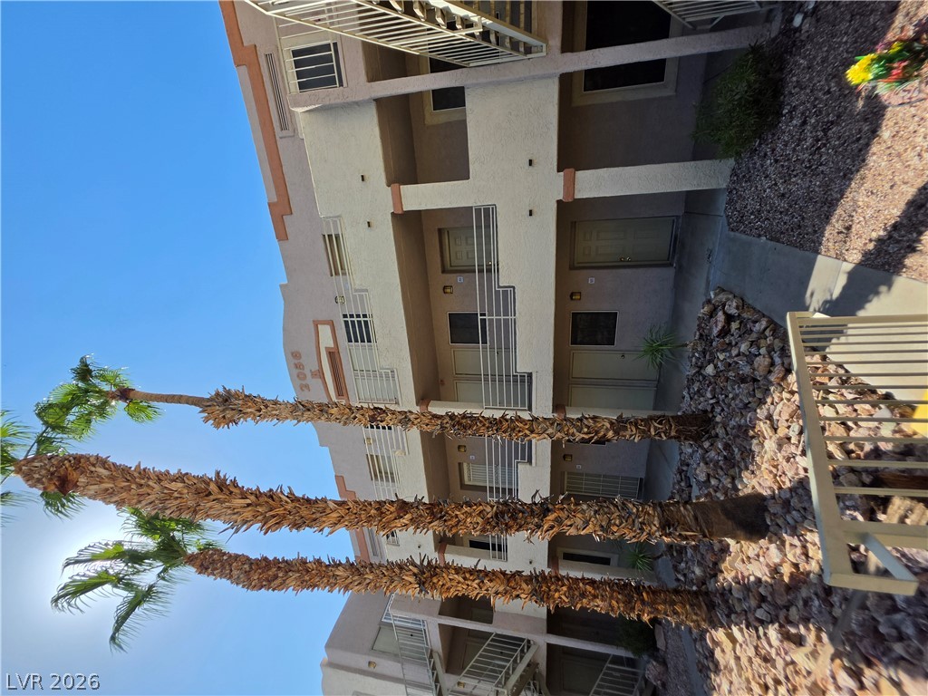 2056 Mesquite Lane 303 — photo