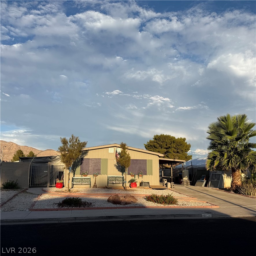 148 Sir Thomas Drive — photo