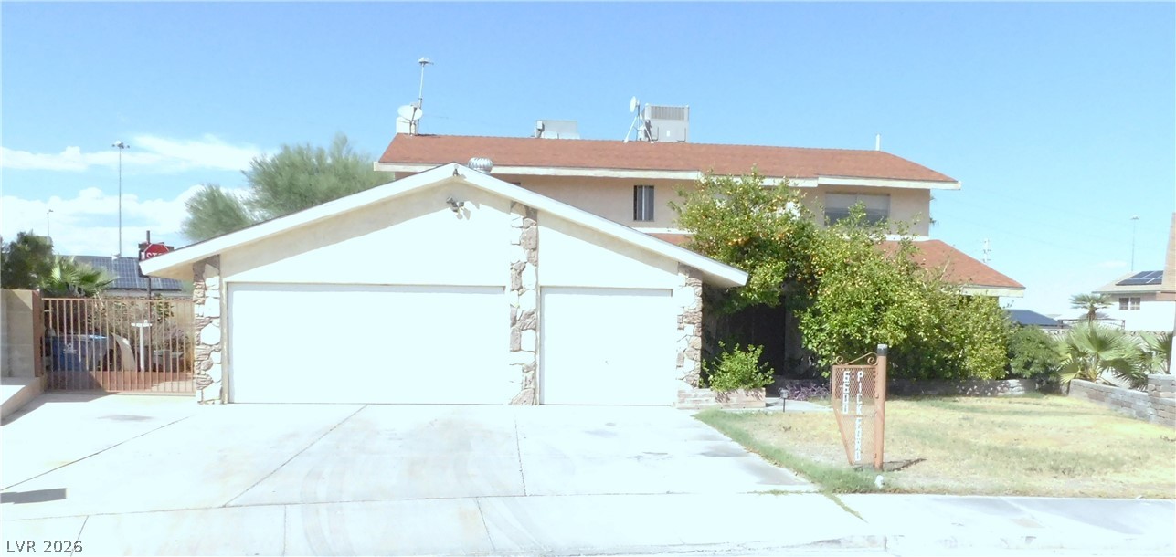 6600 Pickford Lane — photo