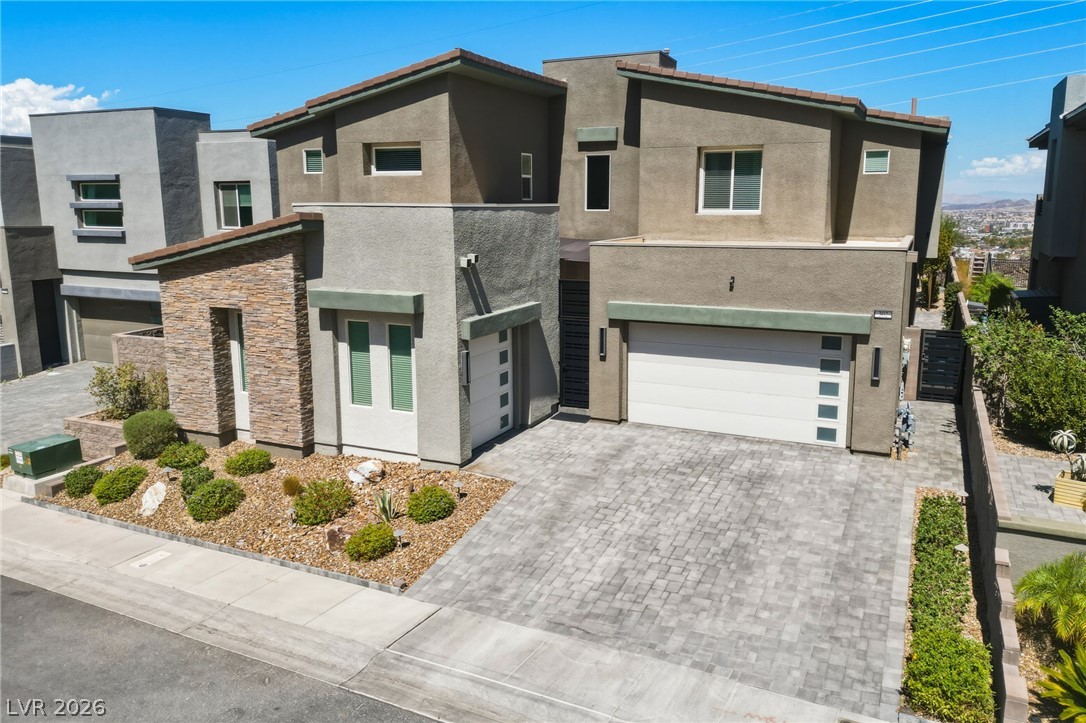 302 Shaded Canyon Drive — photo
