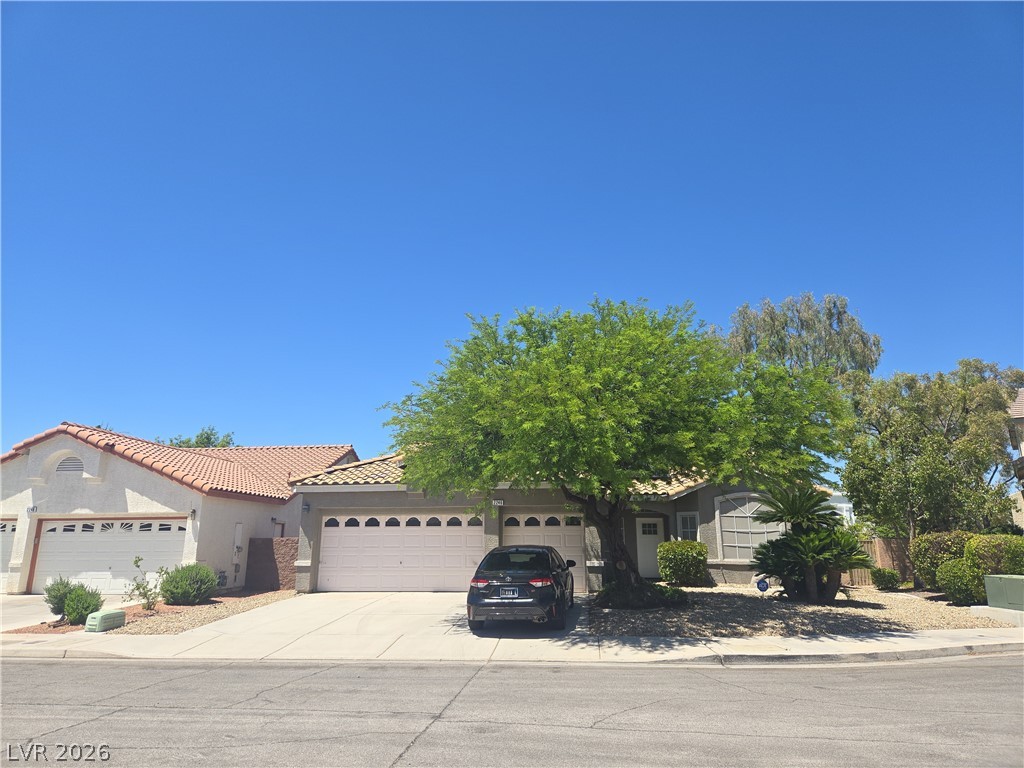 2246 Alanhurst Drive — photo