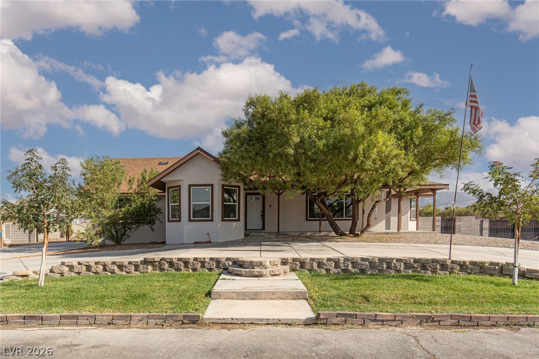 7295 North Torrey Pines Drive — photo