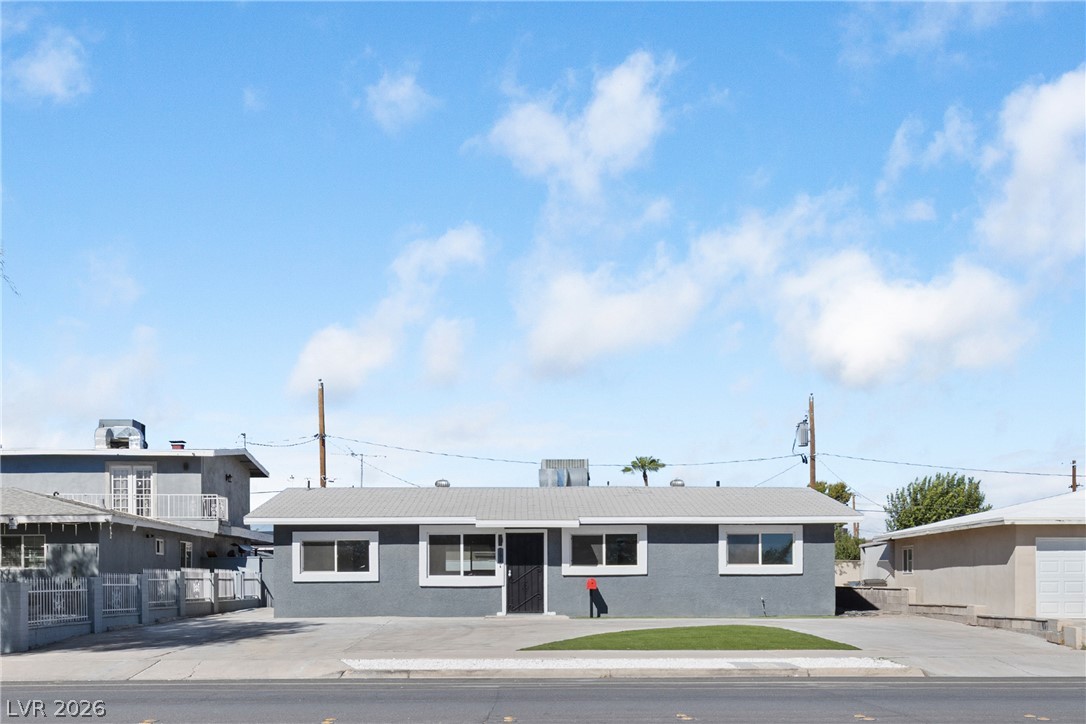 1674 D Street — photo
