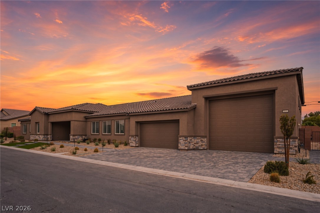 3904 Aiden Creek Avenue — photo