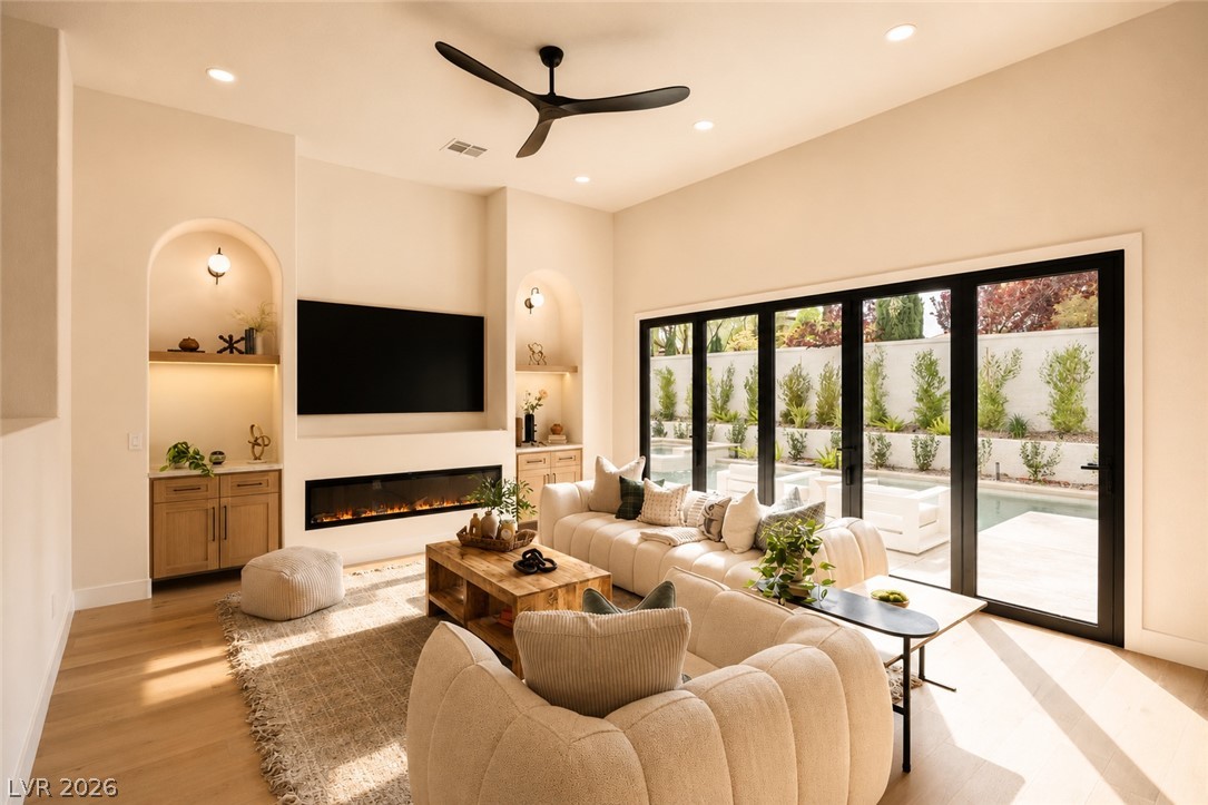 305 Prince Charming Court — photo
