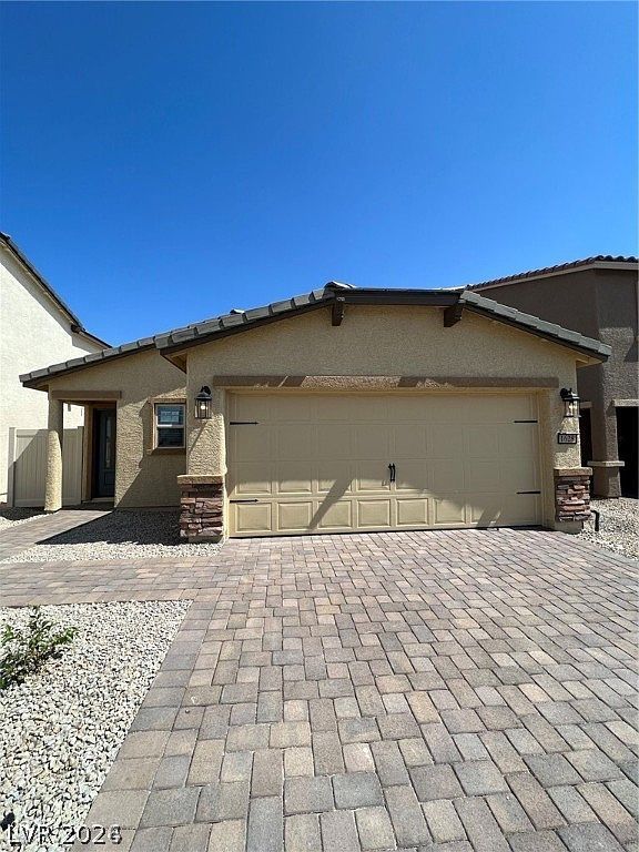 2780 Predator Place — photo