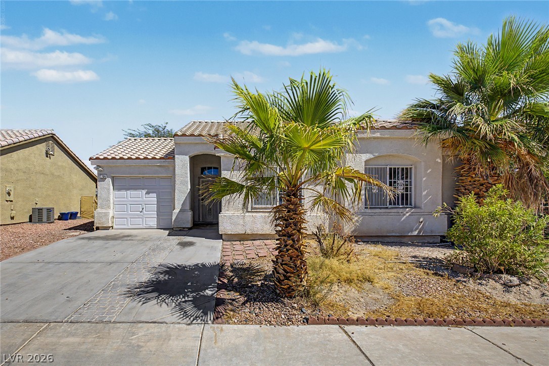 1704 Crystal Chimes Drive — photo
