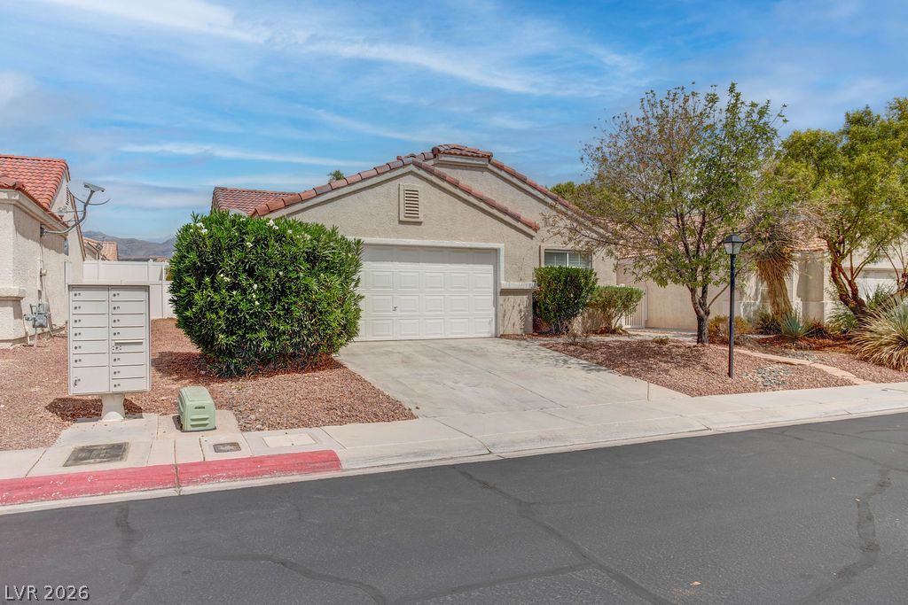 426 River Glider Avenue — photo