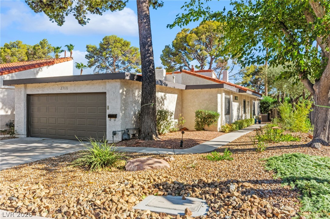 2511 Palmera Drive — photo