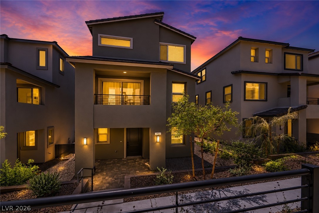 1437 Whistling Kite Street — photo